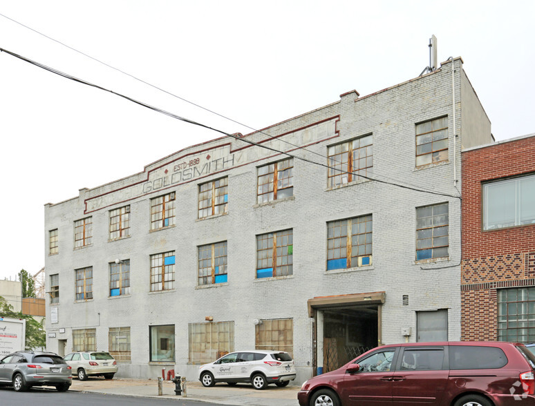 10-01-10-09 43rd Ave, Long Island City, NY for lease - Building Photo - Image 2 of 7