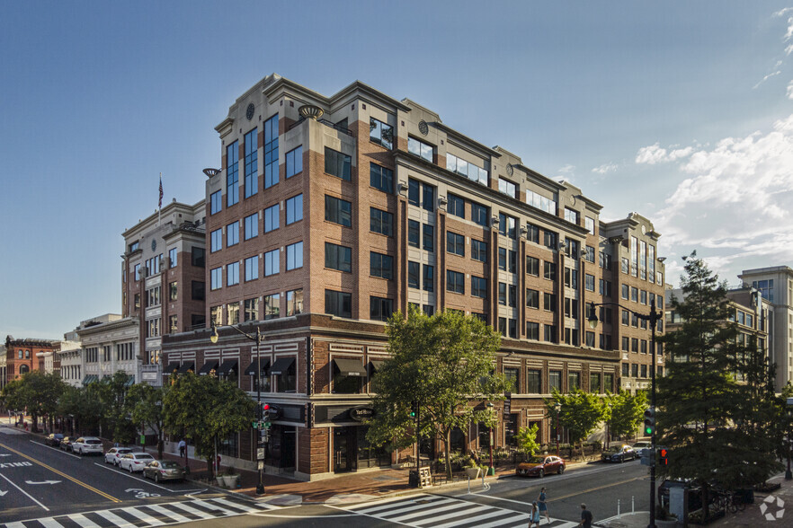 810 7th St NW, Washington, DC à louer - Photo du bâtiment - Image 1 de 12