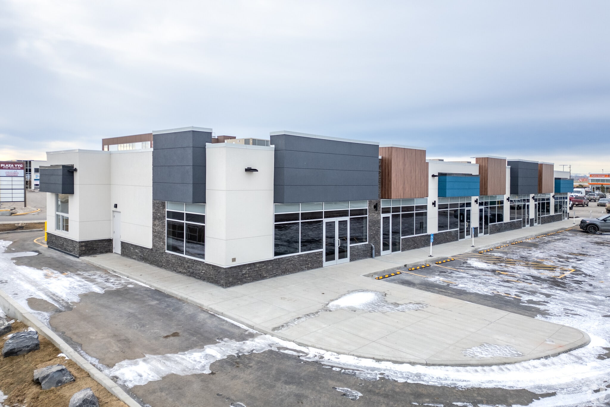 11281 38 St NE, Calgary, AB for lease Primary Photo- Image 1 of 4