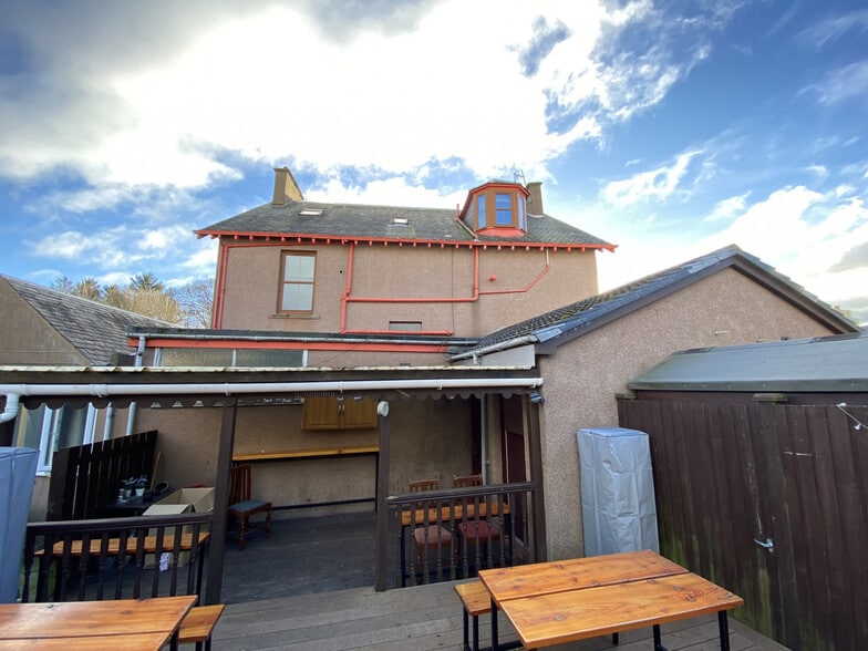 15 Sinclair Gdns, Montrose à vendre - Photo du bâtiment - Image 3 de 13