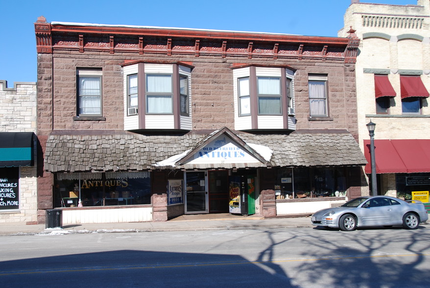 37 N Main St, Deerfield, WI for sale - Building Photo - Image 1 of 1