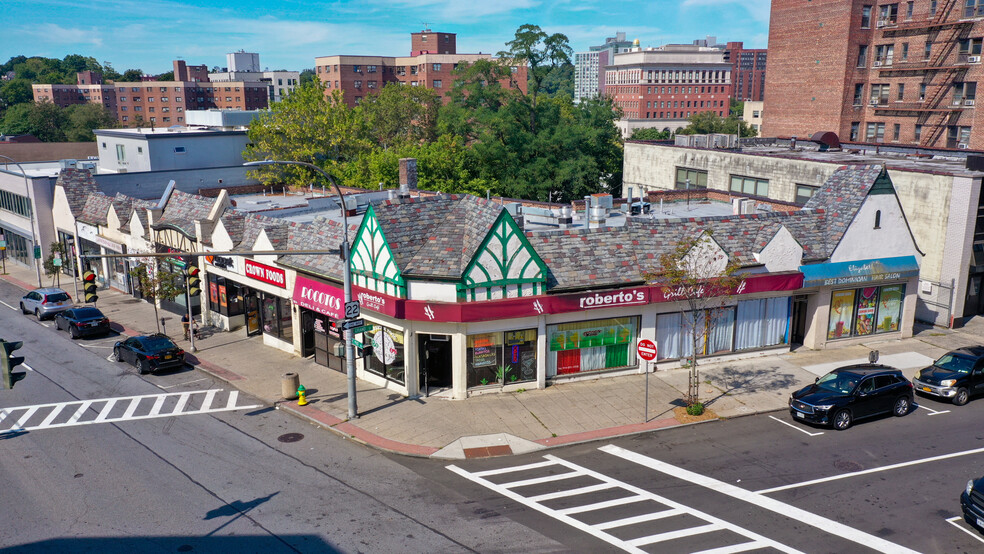 90-102 E Post Rd, White Plains, NY à vendre - Photo du bâtiment - Image 1 de 1