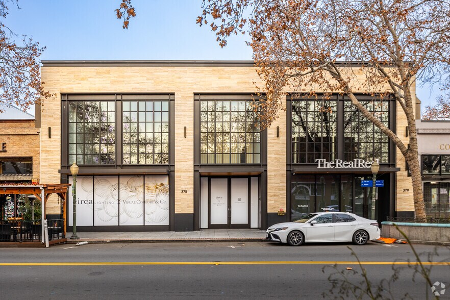379 University Ave, Palo Alto, CA à louer - Photo du bâtiment - Image 2 de 5