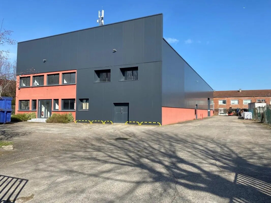 Flex in Villeneuve-la-Garenne for lease Building Photo- Image 1 of 5