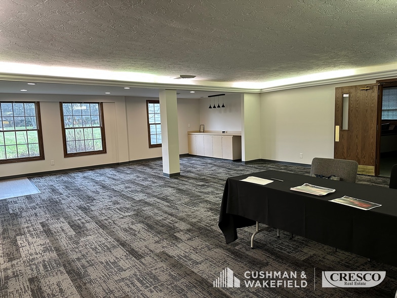 4799 Lander Rd, Chagrin Falls, OH for sale - Building Photo - Image 3 of 10