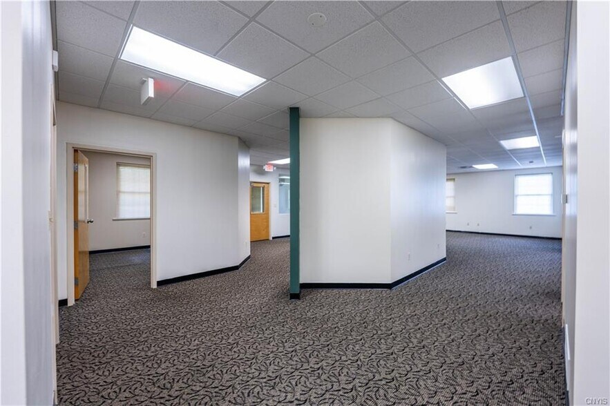 1107 Floyd Ave, Rome, NY à vendre - Photo du bâtiment - Image 3 de 35