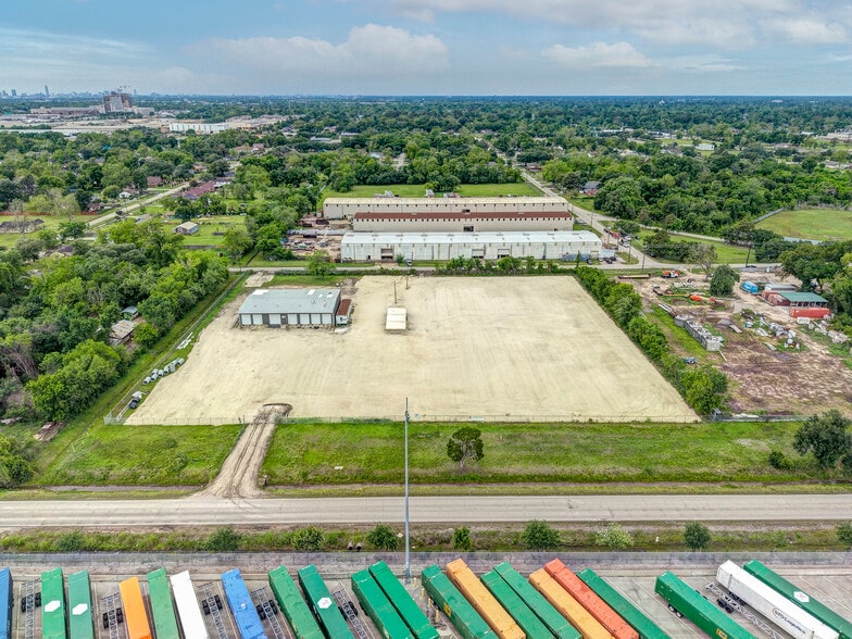 6906-6916 Elbert St, Houston, TX for lease - Building Photo - Image 2 of 7