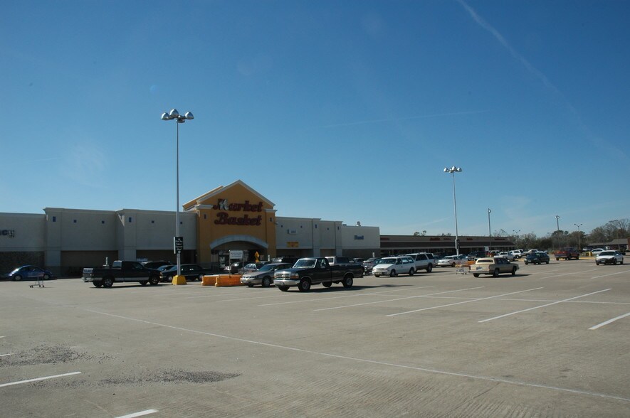 3955-3965 Phelan Blvd, Beaumont, TX à louer - Photo du bâtiment - Image 1 de 4