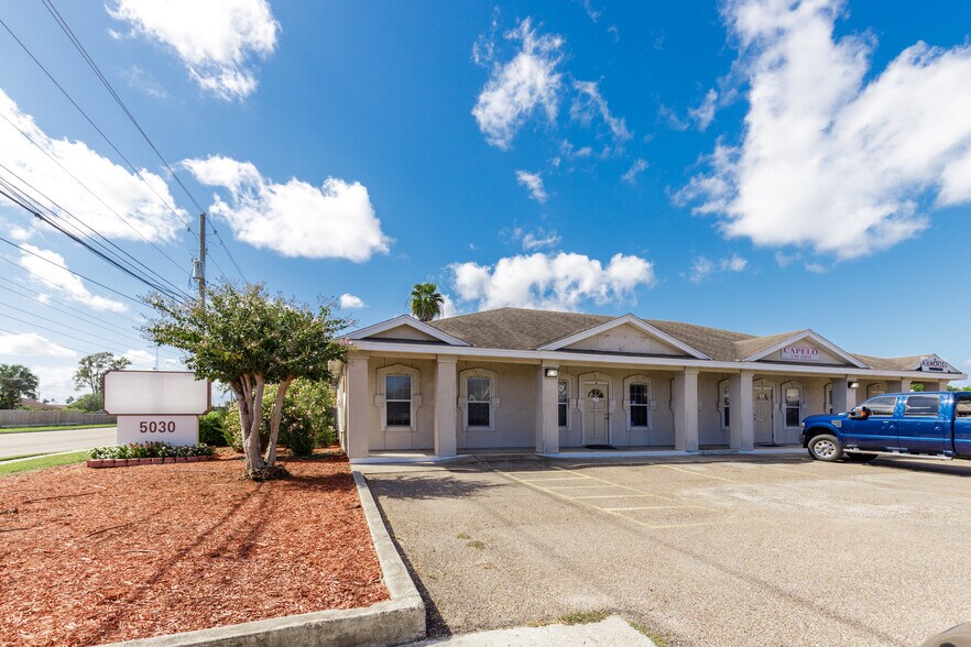 5030-5034 Holly Rd, Corpus Christi, TX à vendre - Photo du bâtiment - Image 3 de 6