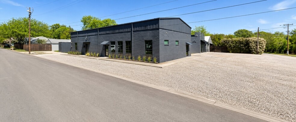 1720 Ocalla Ave, Dallas, TX for lease - Building Photo - Image 2 of 6
