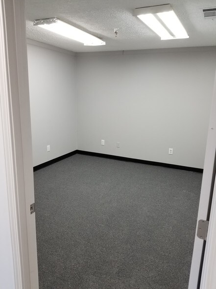 4528 Stonegate Industrial Blvd, Stone Mountain, GA à louer - Photo intérieure - Image 3 de 15