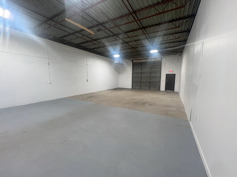 105 Orders Ave, Greenville, SC à louer - Photo du bâtiment - Image 3 de 6