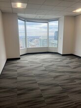 425 S Financial Pl, Chicago, IL for lease Building Photo- Image 2 of 6