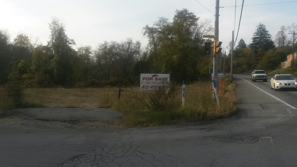 719 Lebanon Rd, West Mifflin, PA à vendre - Photo du bâtiment - Image 1 de 5