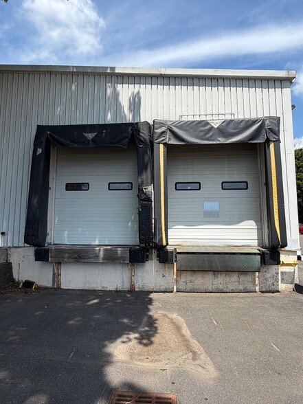 5 Lunar Dr, Woodbridge, CT for lease - Building Photo - Image 3 of 16