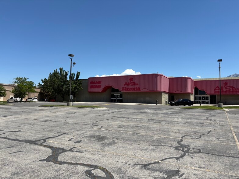 10535 S State St, Sandy, UT à louer - Photo du bâtiment - Image 2 de 13