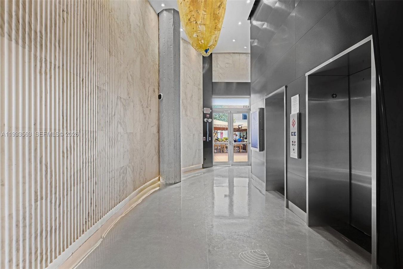 605 Lincoln Rd, Miami Beach, FL 33139 - Unité 500 - - Hall d’entrée - Image 2 of 27