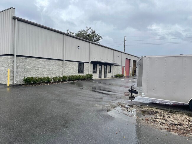 Plus de détails pour 715 Golden Spike Ln, Sanford, FL - Industriel à louer
