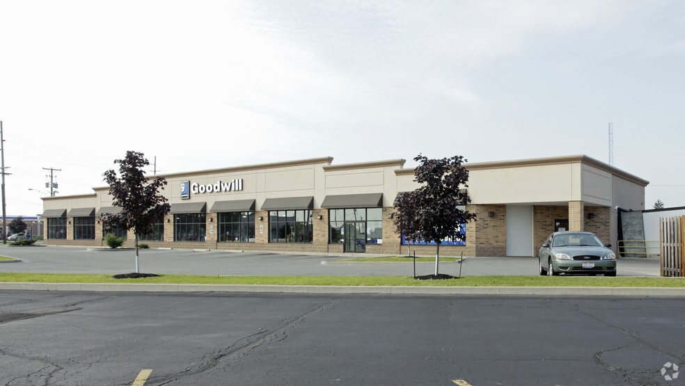 1040-1320 Oak Harbor Rd, Fremont, OH à louer - Photo du bâtiment - Image 2 de 3