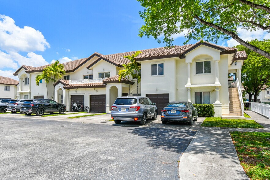 8852 NW 111 Ct, Miami, FL à vendre - Photo du bâtiment - Image 2 de 10