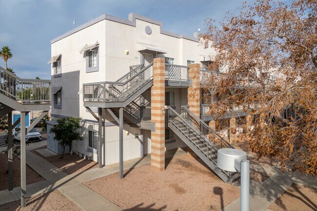 Plus de détails pour 2302 W Colter St, Phoenix, AZ - Commerce de détail à louer