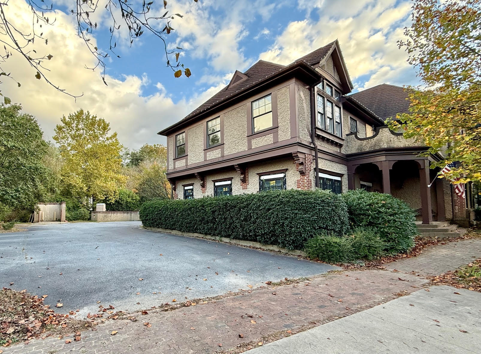 12 All Souls Cres, Asheville, NC à vendre Photo principale- Image 1 de 10