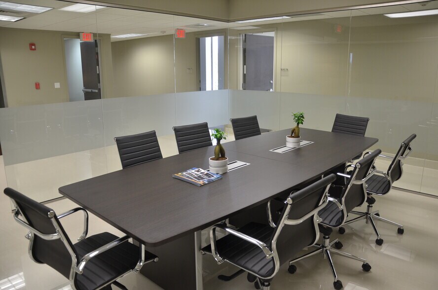 3200 N University Dr, Coral Springs, FL à louer - Photo du bâtiment - Image 3 de 10