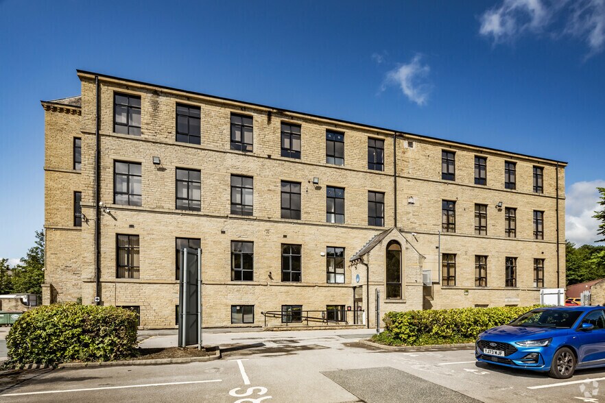 Woodvale Rd, Brighouse à louer - Photo du bâtiment - Image 2 de 9