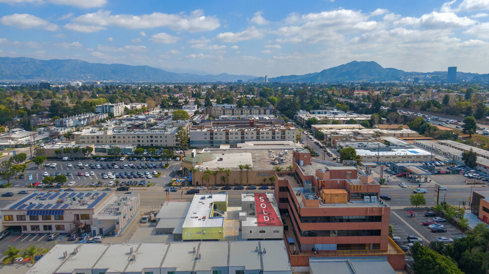 4721 Laurel Canyon Blvd, Valley Village, CA for sale - Building Photo - Image 3 of 16