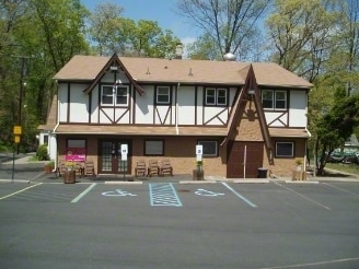 393 Maxim Dr, Hopatcong, NJ for sale Primary Photo- Image 1 of 26