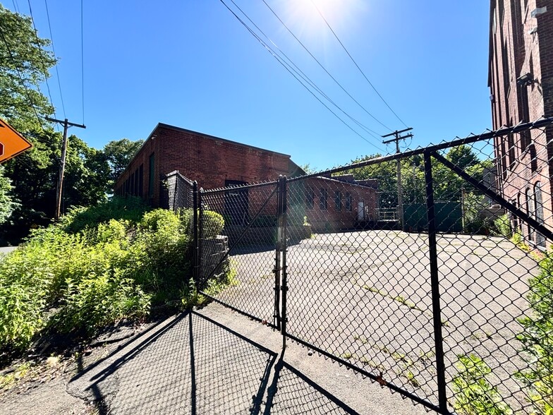 30 Lenox St, New Haven, CT for lease - Building Photo - Image 3 of 14