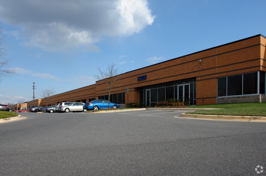 4260-4296 Forbes Blvd, Lanham, MD à vendre - Photo du bâtiment - Image 2 de 11
