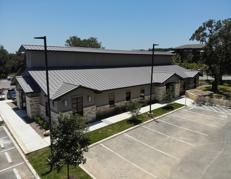 27511 W IH-10, Boerne, TX à louer - Photo du bâtiment - Image 1 de 7