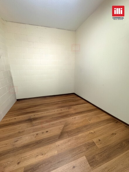 18159-18161 Parthenia St, Northridge, CA for lease - Building Photo - Image 2 of 8