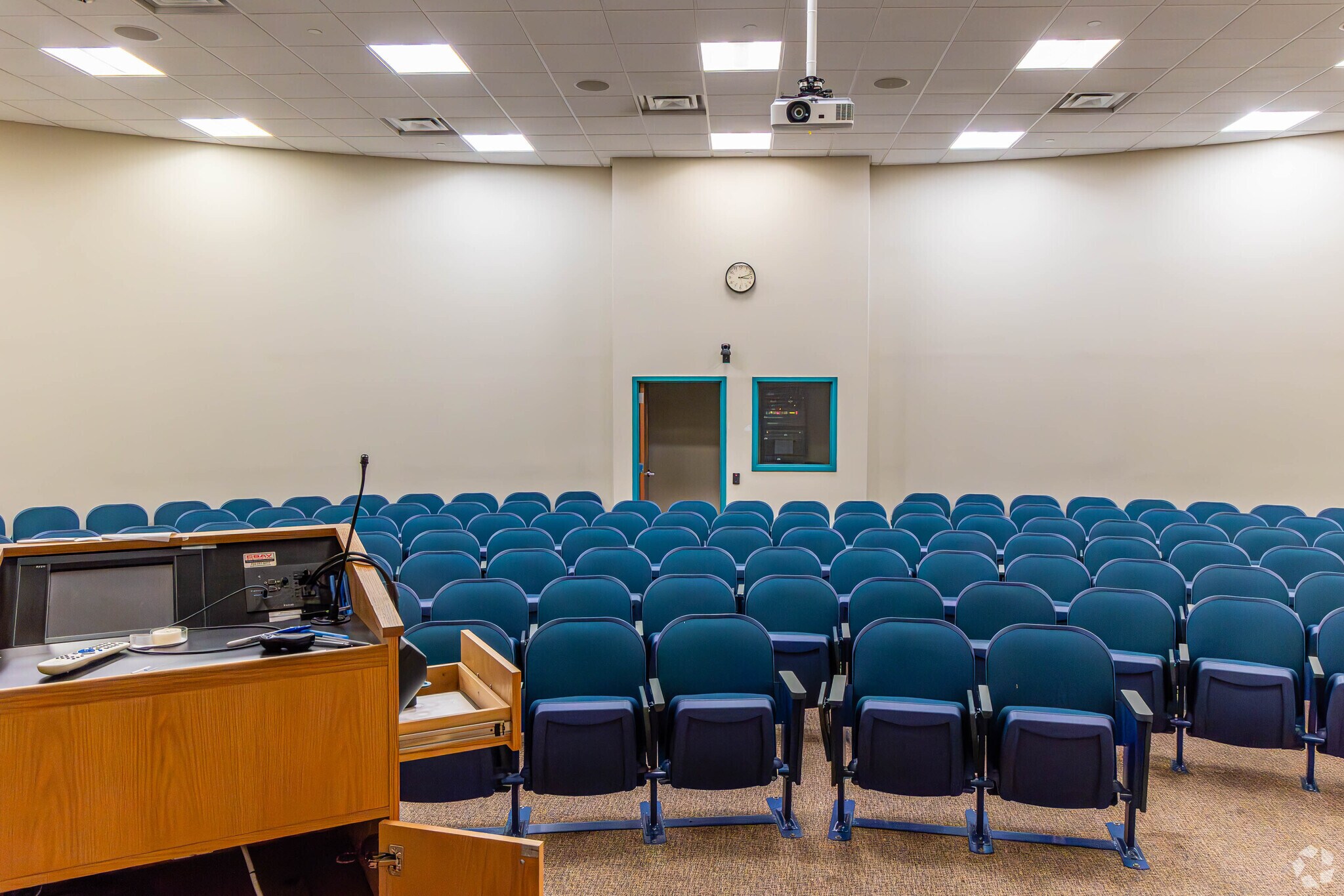 197 Hance Ave, Tinton Falls, NJ à vendre Photo intérieure- Image 1 de 1