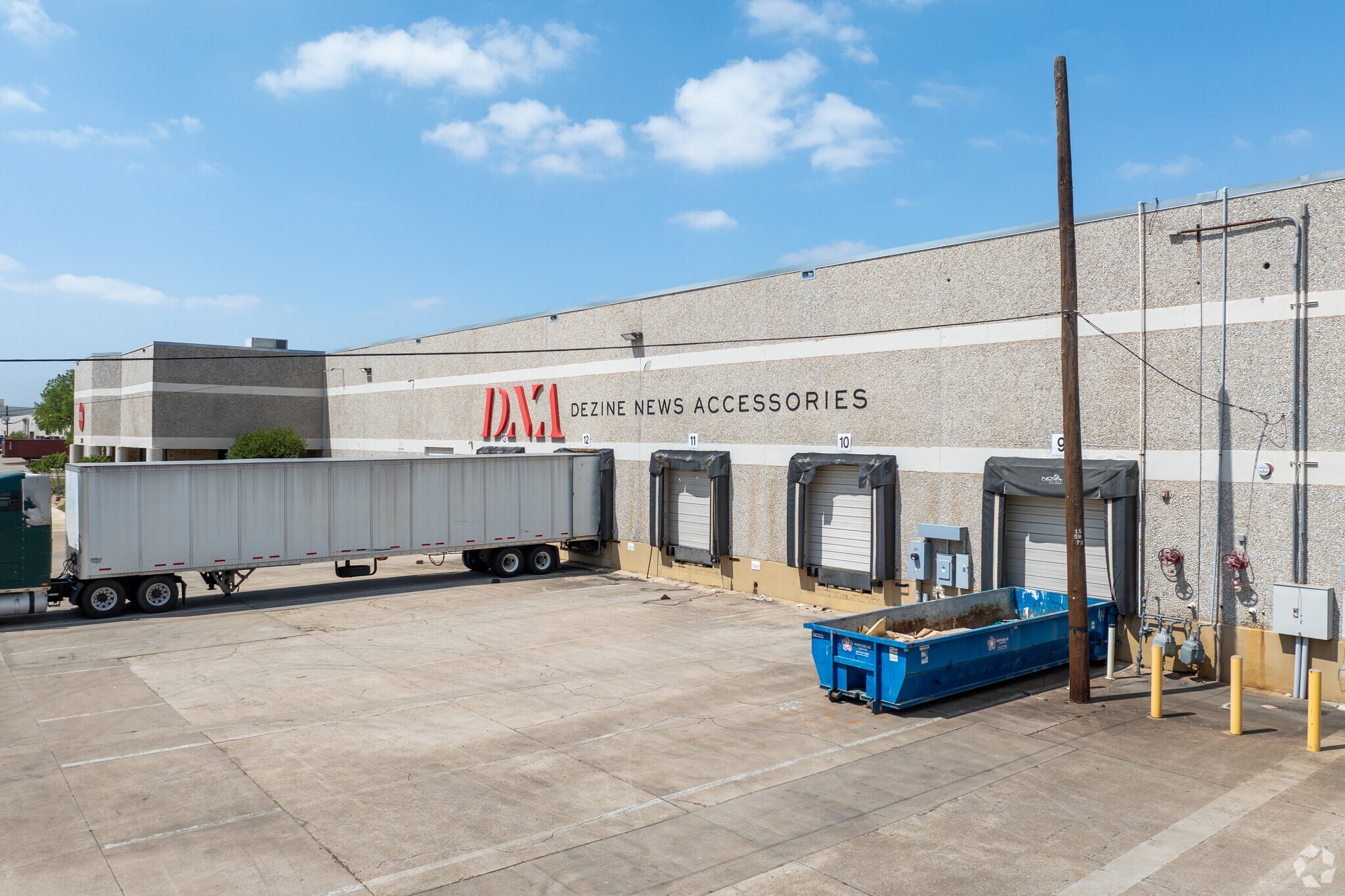 3951 La Reunion Pky, Dallas, TX for lease Building Photo- Image 1 of 3