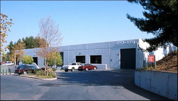 Plus de détails pour 4054 Pike Ln, Concord, CA - Industriel à louer
