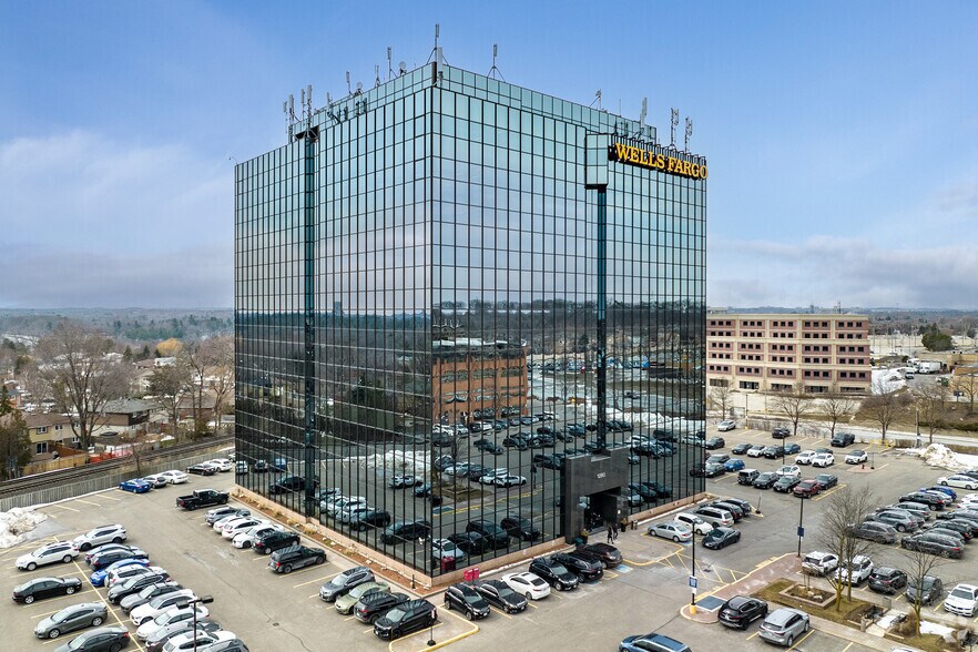 1290 Central Pky W, Mississauga, ON à louer - Photo du bâtiment - Image 3 de 57