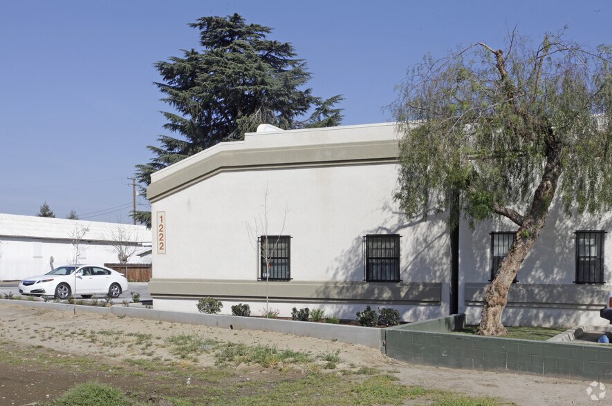 1222 W Murray Ave, Visalia, CA à vendre - Photo du bâtiment - Image 2 de 2