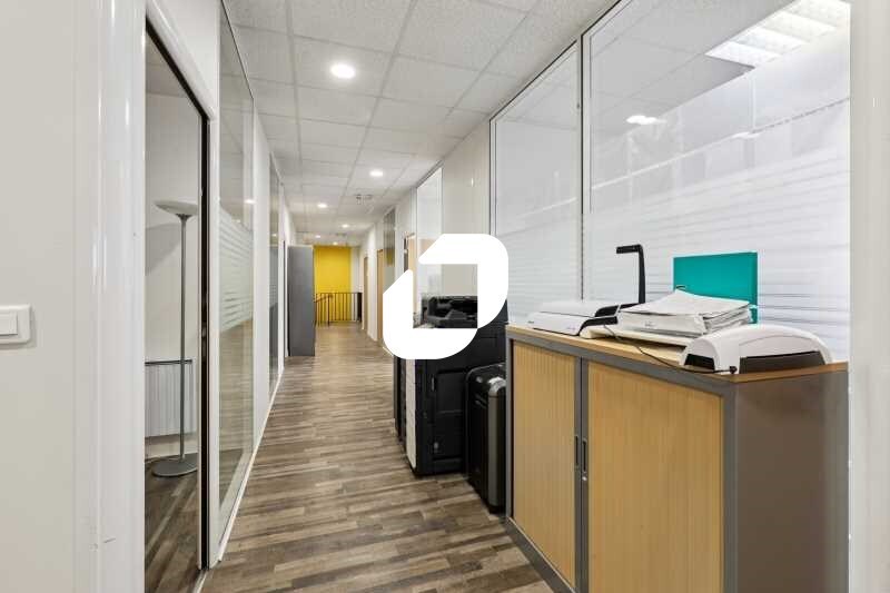 Flex in Nanterre for sale - Interior Photo - Image 3 of 21
