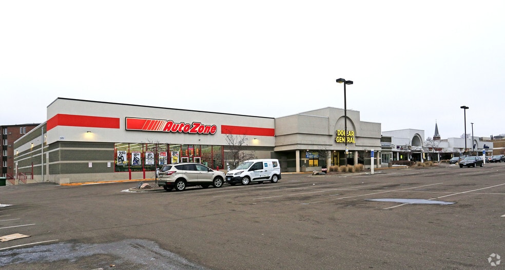 519-621 W Broadway Ave, Minneapolis, MN for lease - Primary Photo - Image 3 of 4