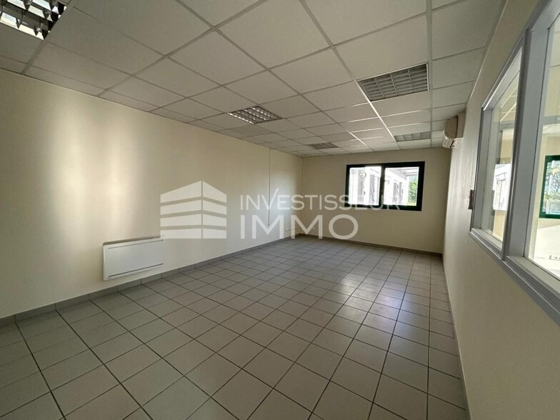 Office in Mitry Mory for lease - Interior Photo - Image 3 of 10