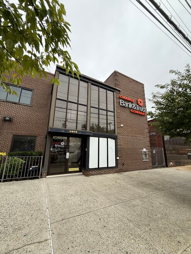More details for 3485 E Tremont Ave, Bronx, NY - Office for Lease