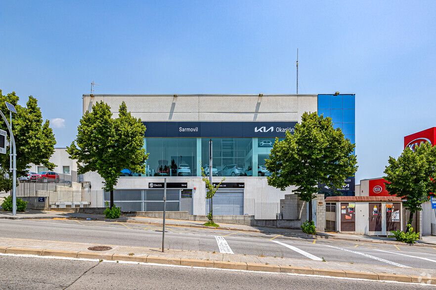 Industrial in Terrassa, BAR for lease - Primary Photo - Image 1 of 2