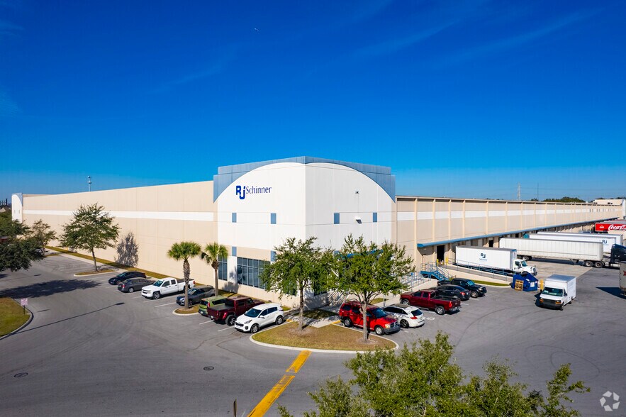 4409-4443 Madison Industrial Ln, Tampa, FL à louer - Photo du bâtiment - Image 3 de 11
