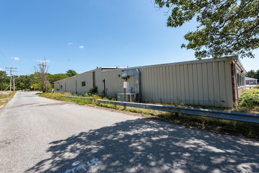 3074 Cranberry Hwy, East Wareham, MA à louer - Photo du bâtiment - Image 3 de 17