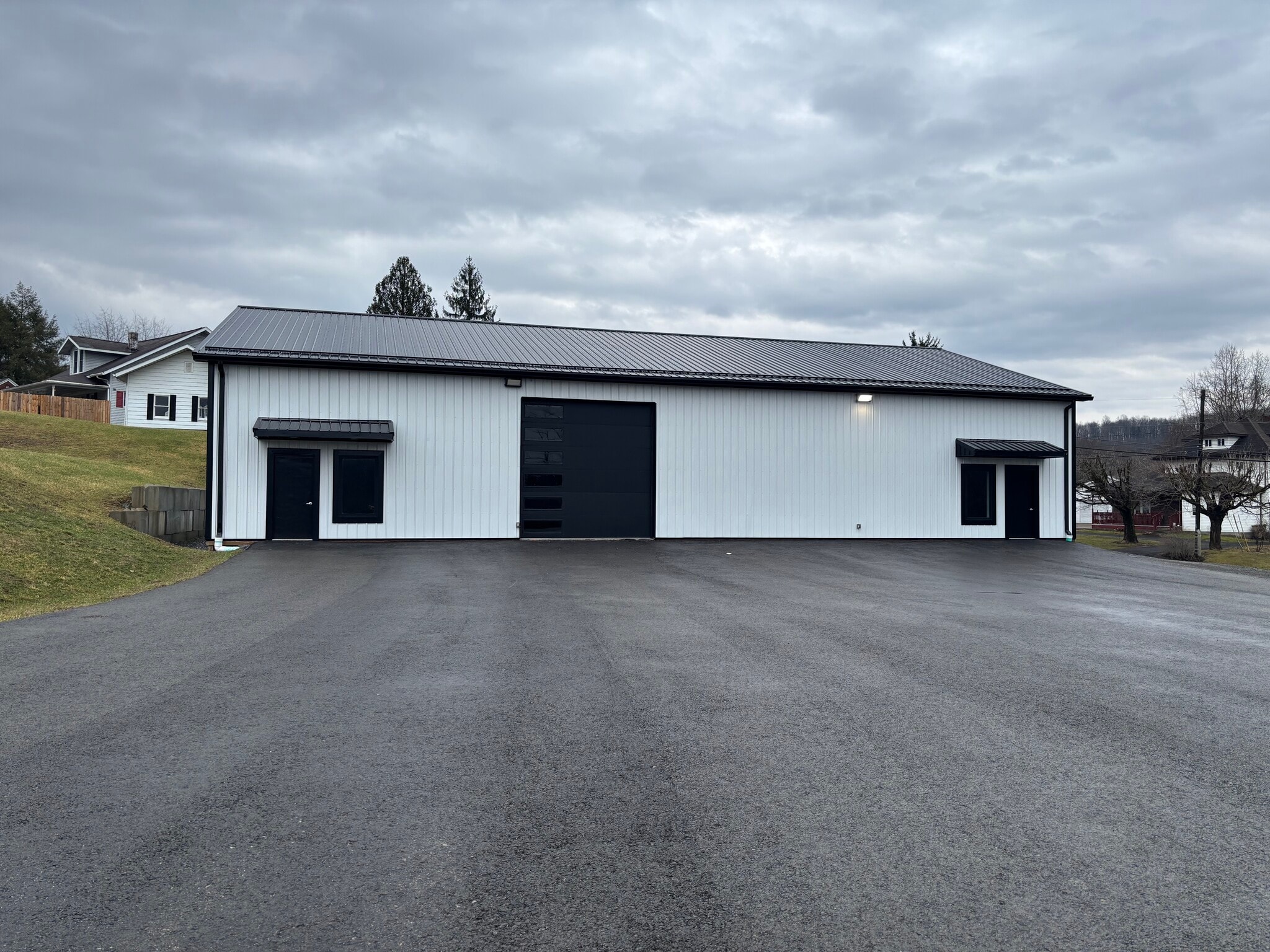 8,18 Juneau Ln, Morgantown, WV for lease Primary Photo- Image 1 of 17