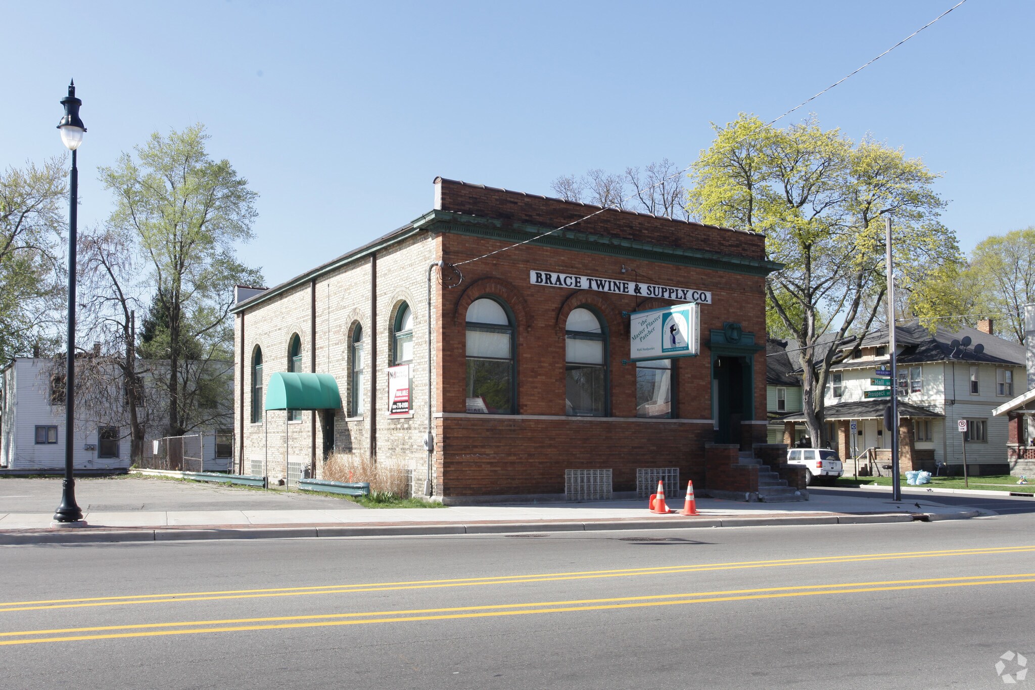 336 Hall St SE, Grand Rapids, MI for sale Primary Photo- Image 1 of 3