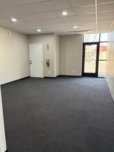 4801 District Blvd, Bakersfield, CA à louer Photo intérieure- Image 2 de 2