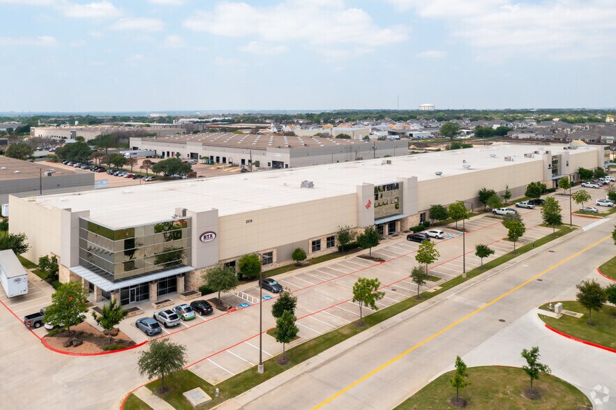 2500 Scarbrough Dr, Austin, TX à louer - Photo du bâtiment - Image 2 de 11
